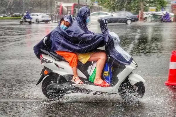 雨一直下!持续至9月初!今年雨水为何这么多?