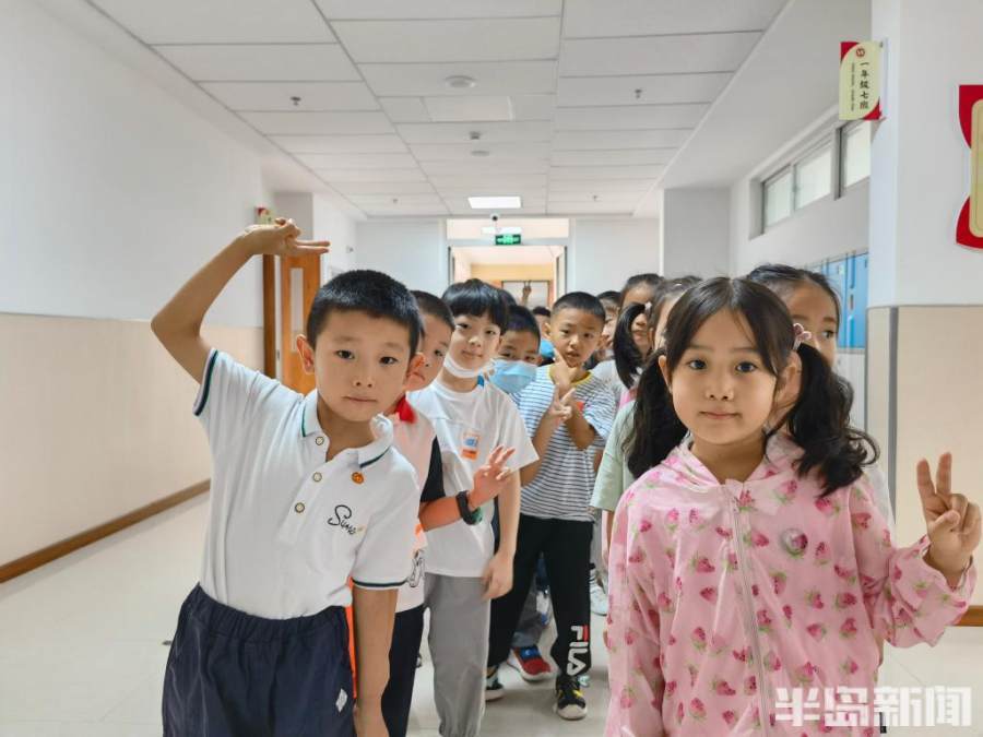 华东师范大学附属青岛学校,崂山区合肥路小学今年新学期启用,迎来了近