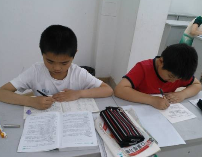 教育部规定中小学9大学科被禁止校外补课唯独这一科逃过一劫