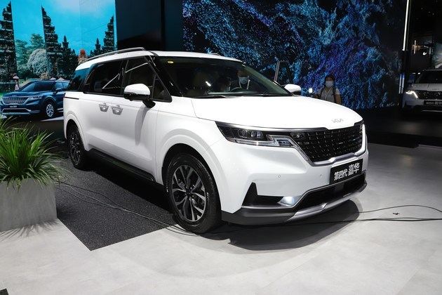 2021成都车展:实拍起亚国产嘉华 进军30万级mpv市场