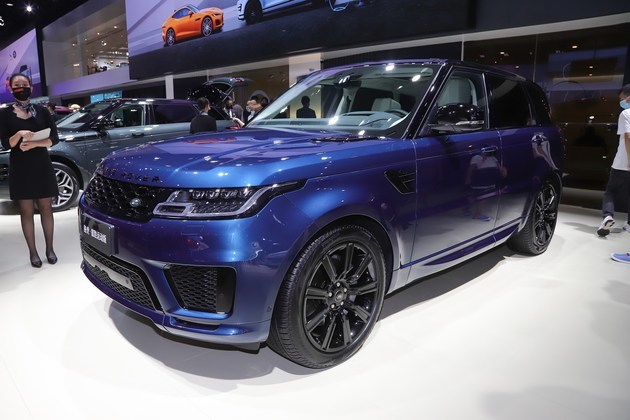 2021成都车展实拍揽胜运动版墨蓝鎏光版