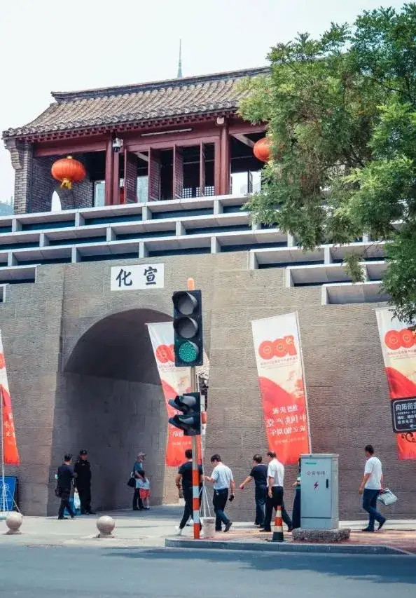 溯古寻今丨惊艳!这个充满诗意和烟火气的烟台老城根,好逛又好吃,走起