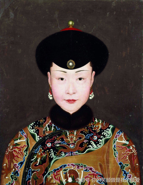 在笔者搜集淑嘉皇贵妃资料时,找到了上次更新愉妃资料时相同的画像,这