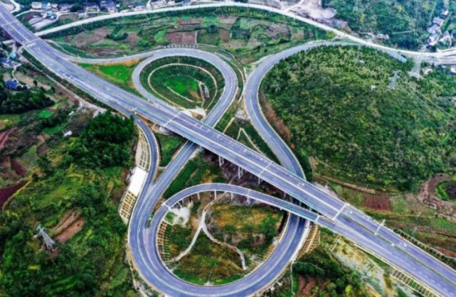 63亿元,已进入公开招标环节,就是资中—铜梁高速公路.