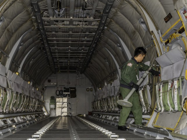 3架运输机仅运走1人,日本情报机构遭痛批