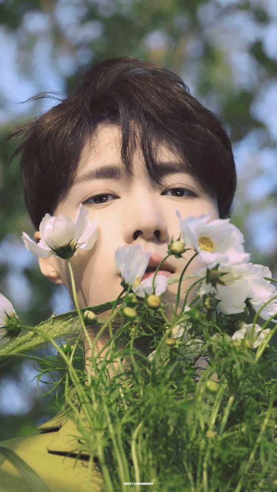 张艺兴一个人的时候也要好好吃饭吖