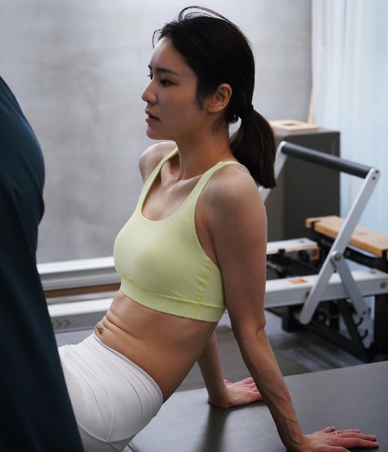 难怪林峯会爱上张馨月当她穿起无痕健身裤后谁顶得住