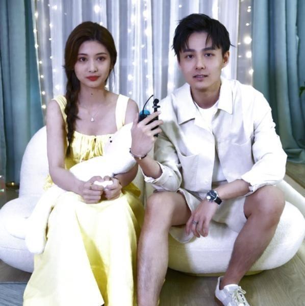 "快乐星球cp"甜蜜专访,双方都想早点遇见,不顾洪成成颜面?