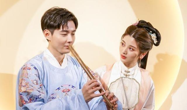 "快乐星球cp"甜蜜专访,双方都想早点遇见,不顾洪成成颜面?