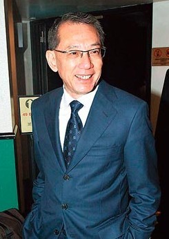 赵薇和华谊,其实都该学学"港圈之王"杨受成是怎么守住底线的