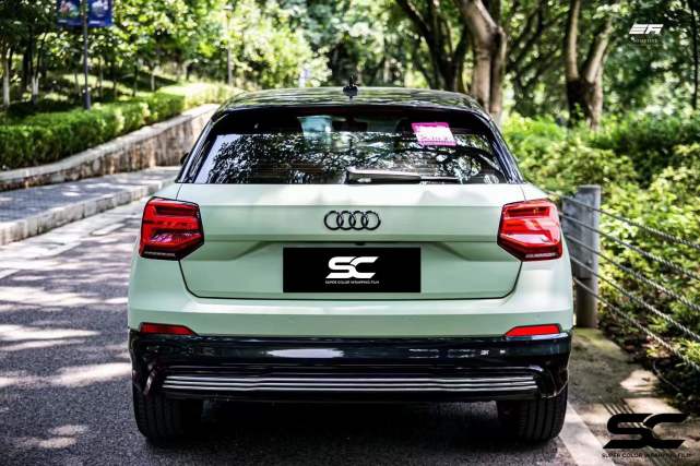 奥迪汽车贴膜sc改色膜消光卡其灰