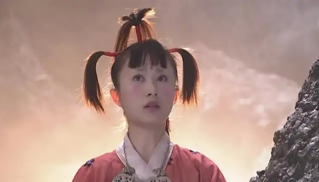 新天龙八部天山童姥扮演者张婉儿三岁开始出道演戏素颜被称是小刘亦菲