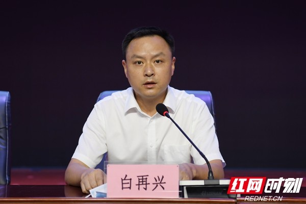 区委书记曾平原出席并讲话.