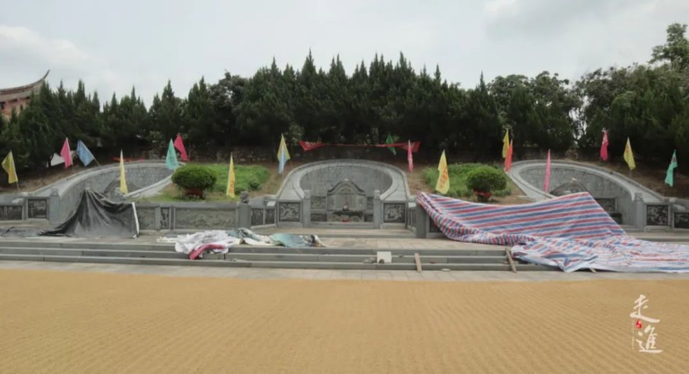 在九牧祠堂後有一墓陵,為莆田林氏闕下,九牧,遊洋三衍派開基祖林韜