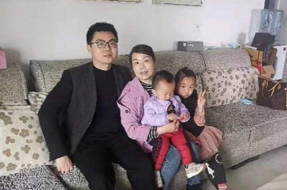 姚爸侄子揭露熊磊姚策曾为了躲她跑到上海未婚生子才逼婚成功