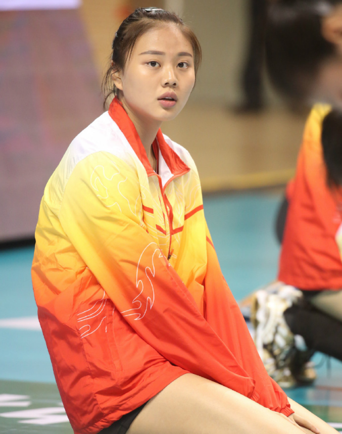 出生体育世家的龚翔宇,186cm长着一副明星脸,是女排的未来希望_腾讯