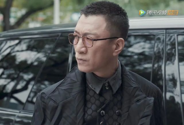 扫黑风暴孙红雷造型盘点:高质量大叔穿搭指南
