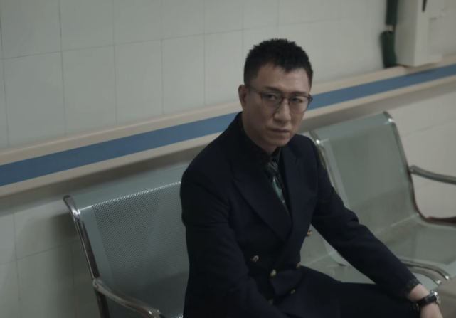扫黑风暴孙红雷造型盘点:高质量大叔穿搭指南