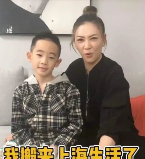 《爸爸去哪儿》萌娃现状：曹格女儿又瘦又高，王诗龄又黑又壮