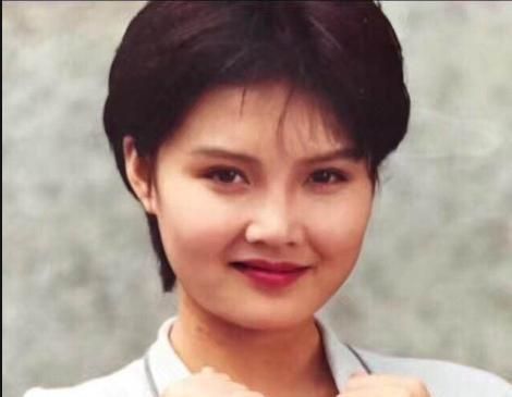 之后,马晓晴接到邀约,连续拍出的几部电影,一跃让她成为了家喻户晓的