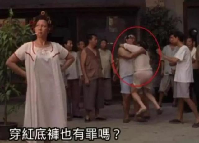 那个被包租婆欺负要抱抱求安慰的软男在现实中只有星爷请得动