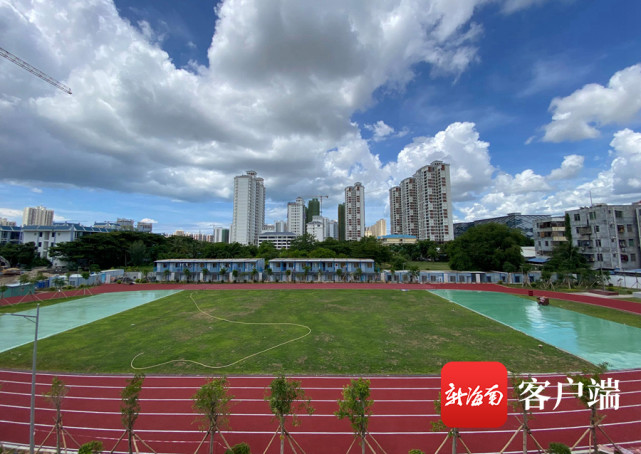 椰视频|探访三亚丹州小学新校园:智能"绿色"现代感十足