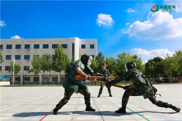 战味十足!六百余名官兵决胜比武场