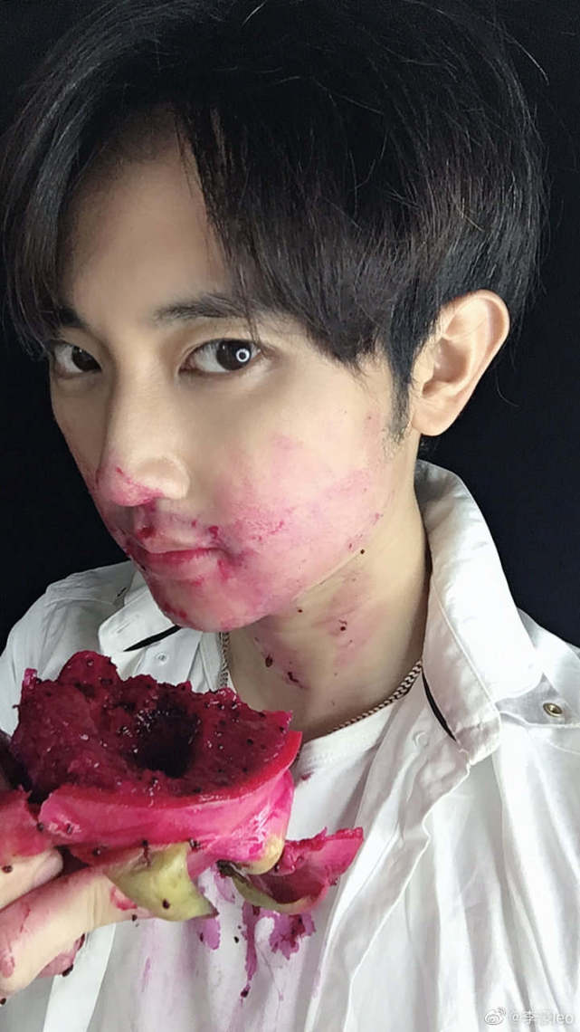 tvb艺人李豪因《七公主》律师角色圈粉,疑似与仙气女神有感情线