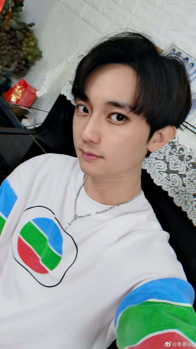 tvb艺人李豪因《七公主》律师角色圈粉,疑似与仙气女神有感情线