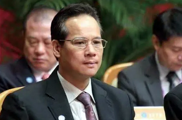 东莞土皇帝梁耀辉伏法记开展灰色产业获暴利被捕后拒不认罪