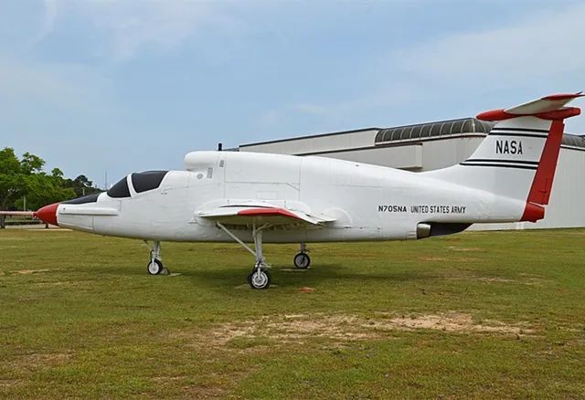 研制的,1961年11月获得建造两架飞机的合同,飞机是一款全金属中单翼,t