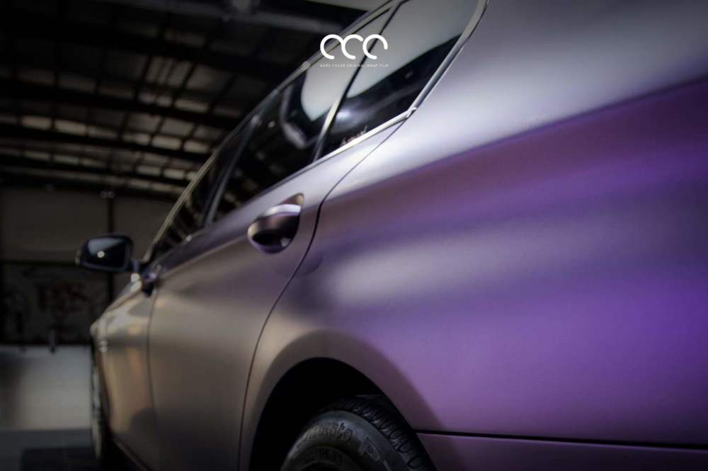 宝马5系汽车贴膜漫彩改色膜超亚金属赤紫