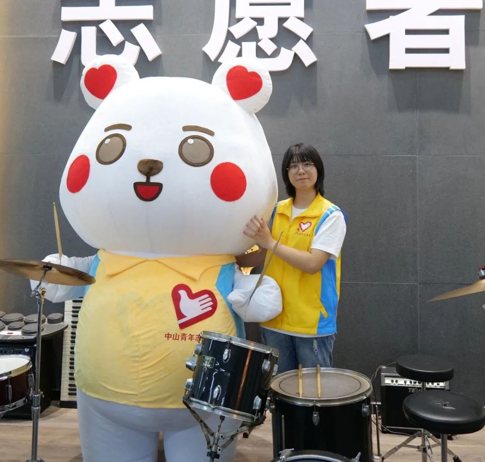 穿上"黄马甲",中山这群00后的暑假,暖心又感动