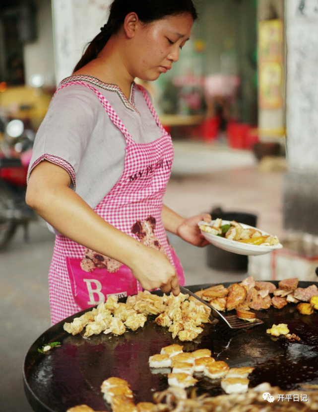 开平驰名小吃"豆腐角"