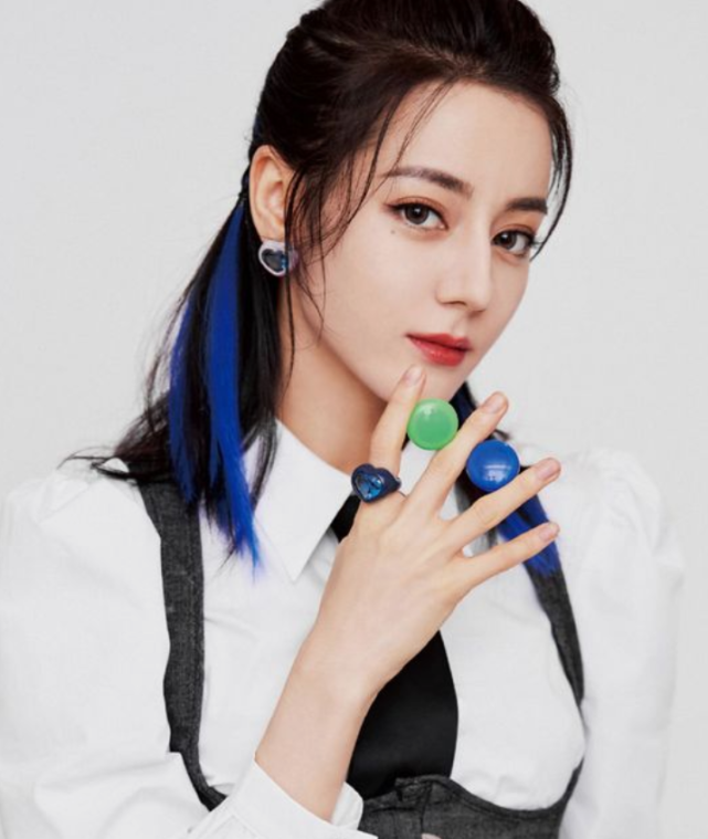 穿西装打领带的迪丽热巴有多飒,女神yysd