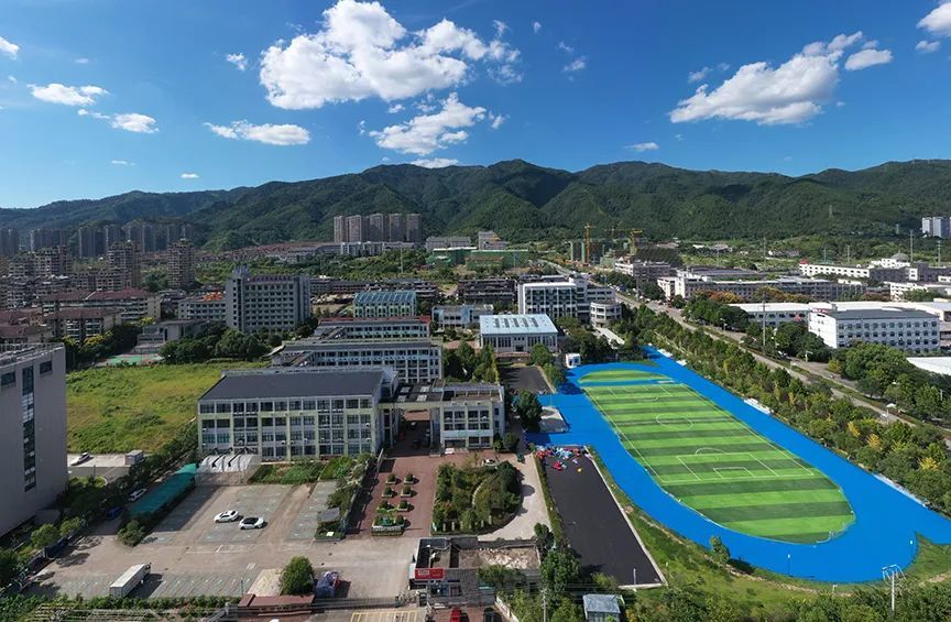 丽水中小学今日开学 一组航拍图带你看市区这些美丽校园