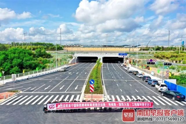 洪运路(海城路-国凯大道)工程顺利建蜕通车.