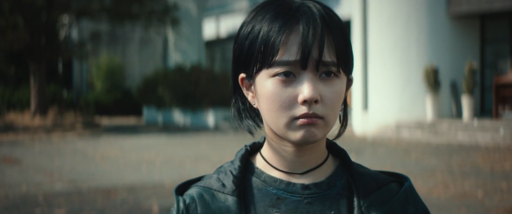 郑知晓饰演的谤法师少女昭袗.