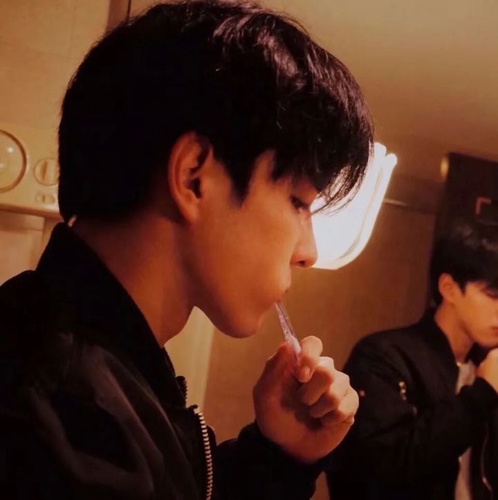 神仙男头l愿神明偏爱一切从欢