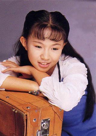 03到1998年,因演艺事业导致身体出现小状况的卓依婷住进医院,身体和