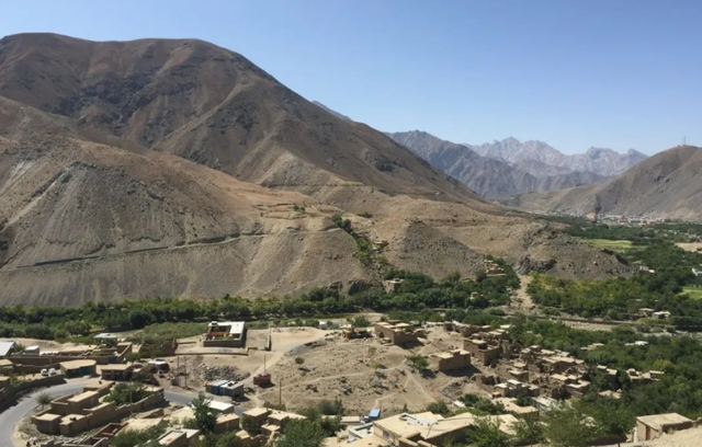 目前除了阿富汗北方联盟等力量控制的潘杰希尔省之外 ,阿富汗其他