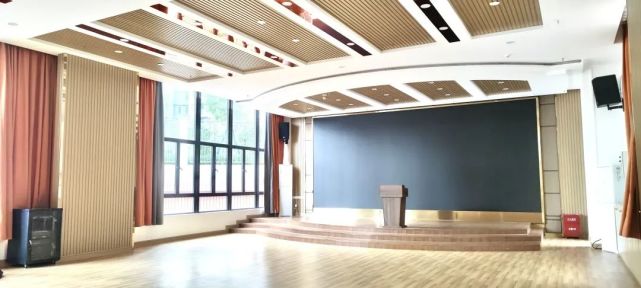 礼堂课室幼儿园遵循"传承中华优秀传统文化,奠定幼儿良好性格基础