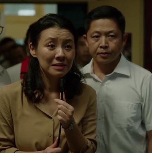 过度自信和自恋以及对自己俯首称臣的老公的不戒备心理将张东升的妻子