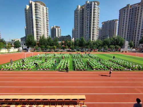 沈阳市育源中学新生军训磨砺青春强国有我