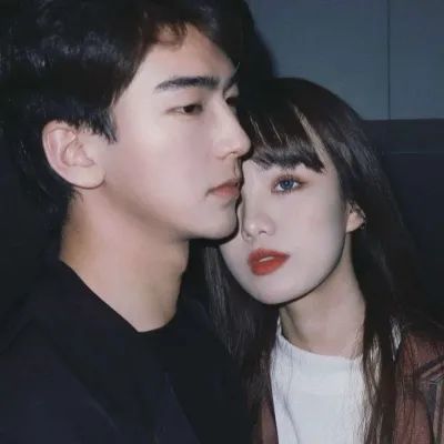 头像ins小众一对两张情头你是声色张扬下我欲盖弥彰的温柔