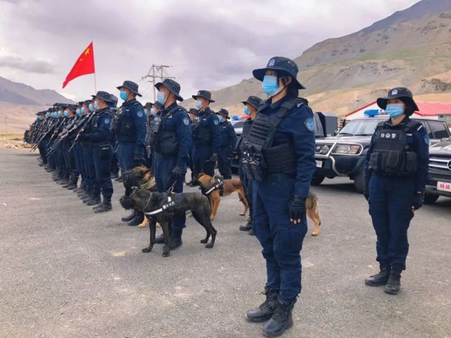 传承时代楷模精神喀什特警驻守高原砺精兵