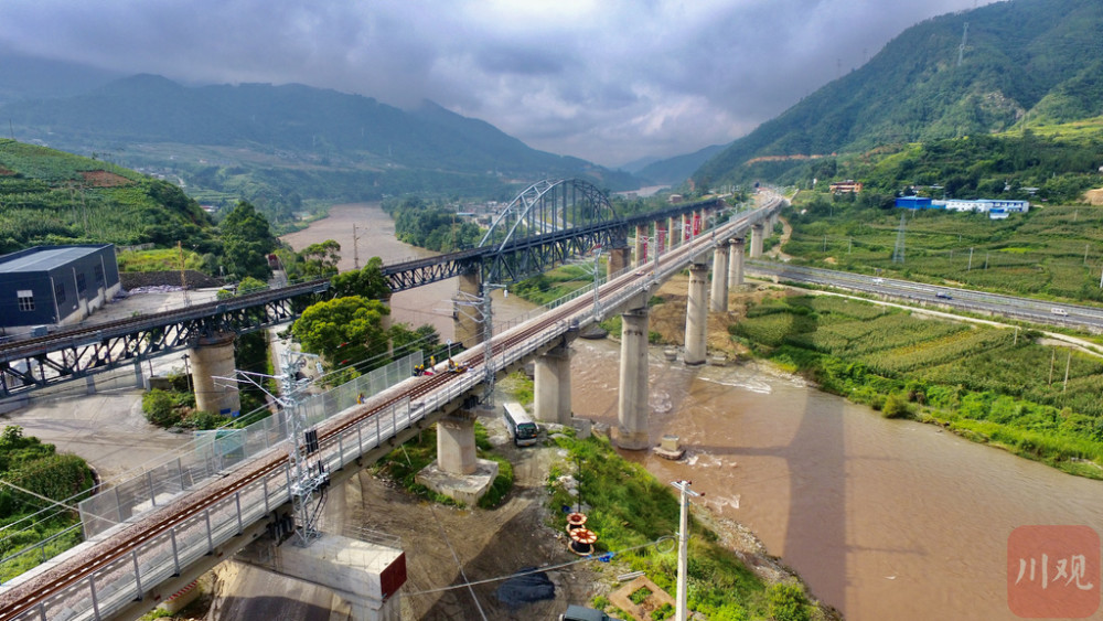 成昆铁路复线冕宁站区间正式开通