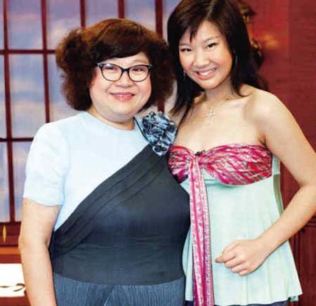 让她的肝功能一度无法负荷,直到沈殿霞昏迷之后被送进医院,就已经很