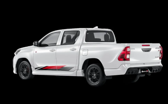 丰田hilux revo gr实车图流出,双外观设计,运动氛围十足!