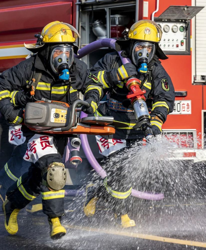 福建省政府专职消防员换装啦!_腾讯新闻